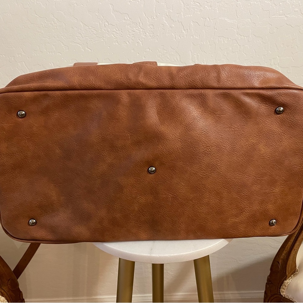 Elegant White and Brown Travel Bag - Picture 2 of 5